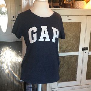 Gap t-shirt